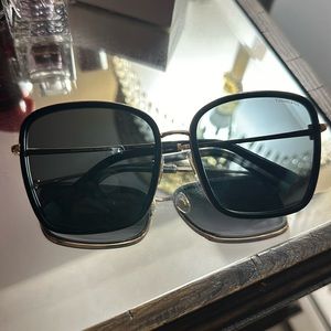 Oversized Tiffany & Co sunglasses